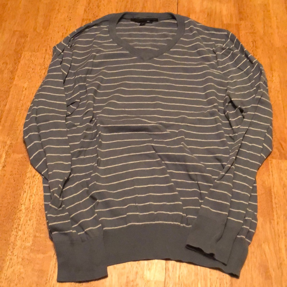 Gap V-neck sweater
